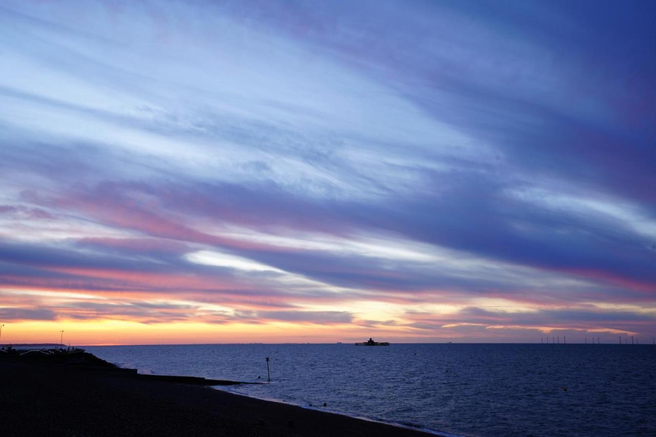 Two Bedroom Private Cottage With Private Parking Just By The Sea Herne Bay Zewnętrze zdjęcie