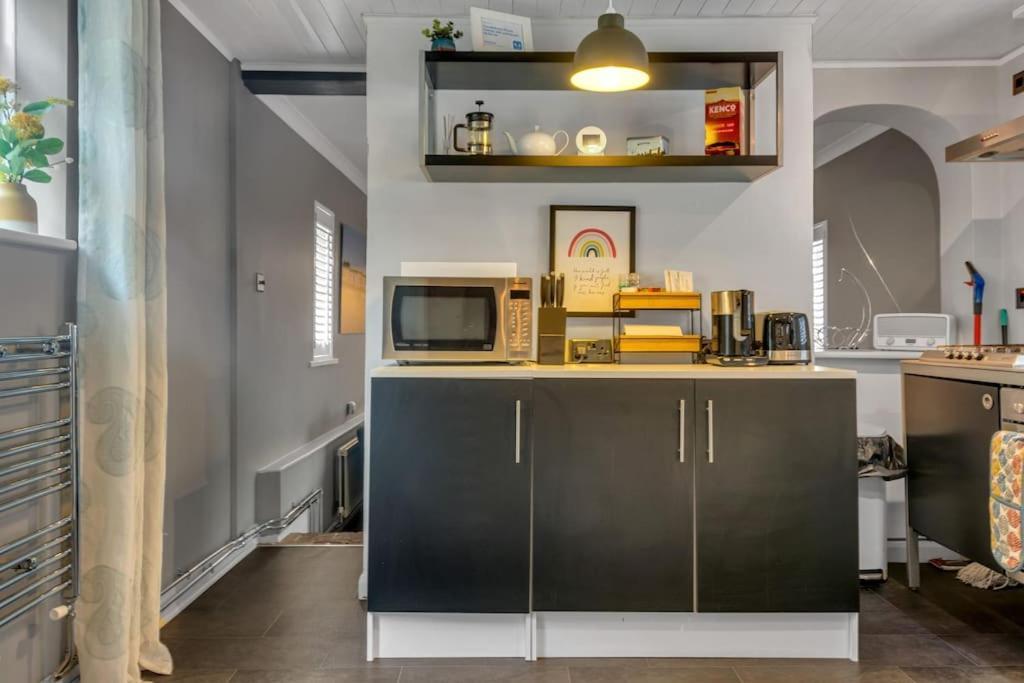 Two Bedroom Private Cottage With Private Parking Just By The Sea Herne Bay Zewnętrze zdjęcie