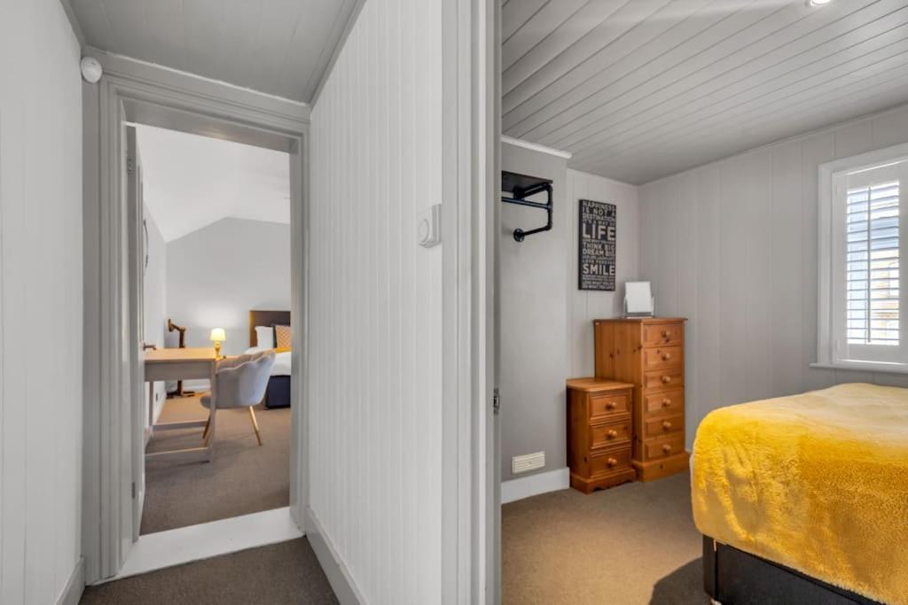 Two Bedroom Private Cottage With Private Parking Just By The Sea Herne Bay Zewnętrze zdjęcie