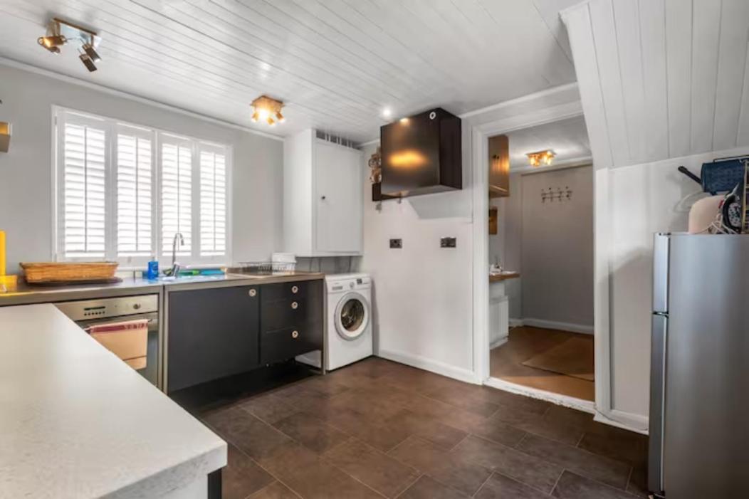 Two Bedroom Private Cottage With Private Parking Just By The Sea Herne Bay Zewnętrze zdjęcie